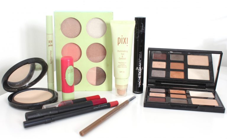 Embalaje de belleza antes de las vacaciones de sol