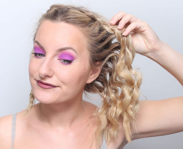 Smålockigt hår med volym