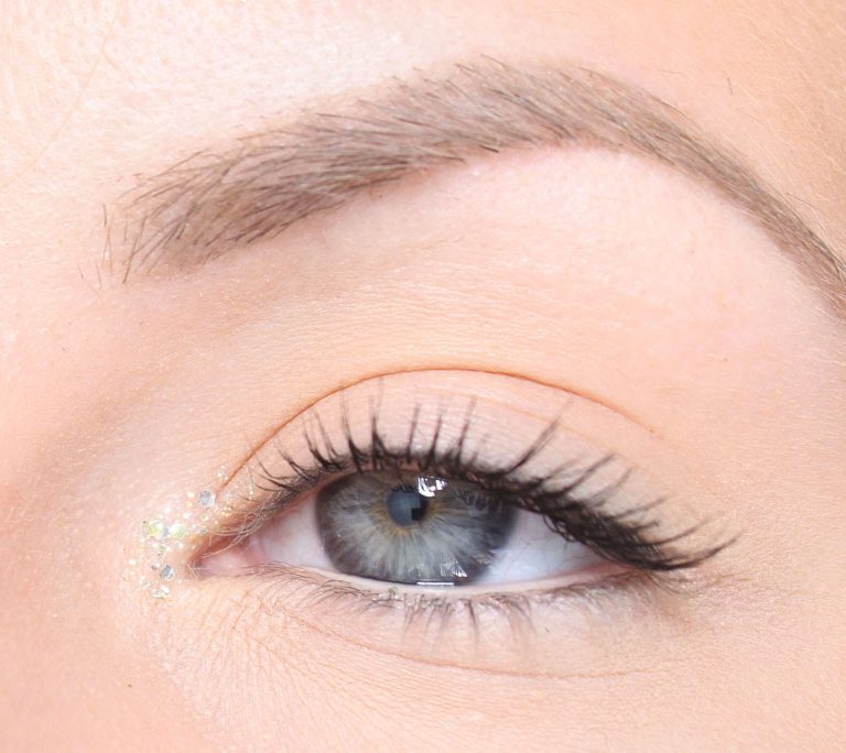 Brillo de menta en el rabillo del ojo