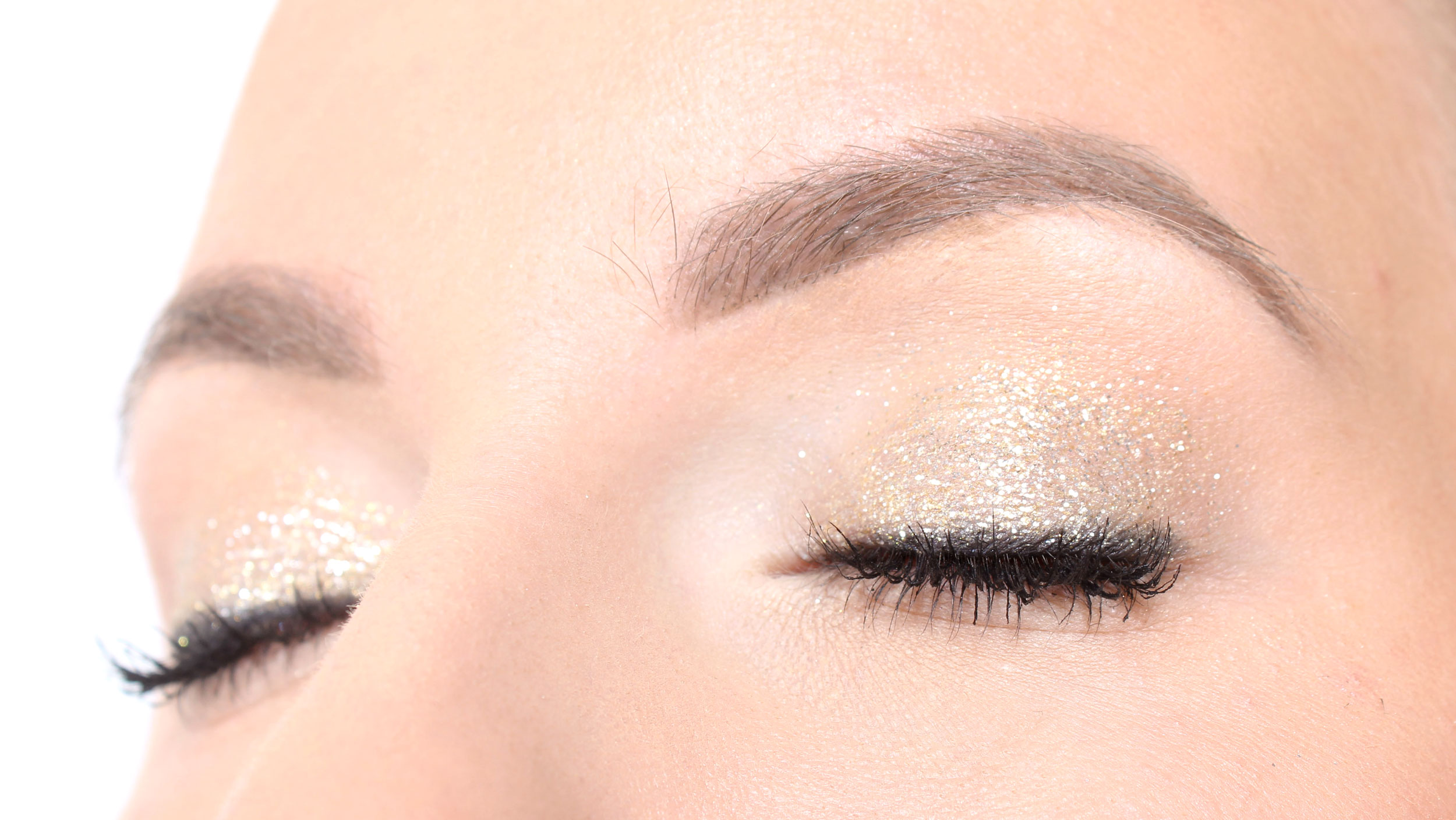 Fastest party make-up glitter